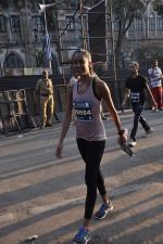 Lisa Haydon at Standard Chartered Marathon in Mumbai on 19th Jan 2014